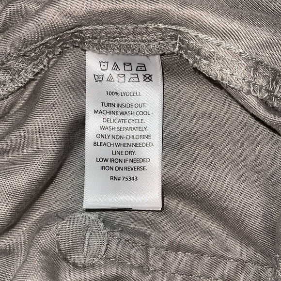 Nicole Miller size small 100% Lyocell animal print joggers - Picture 15 of 15